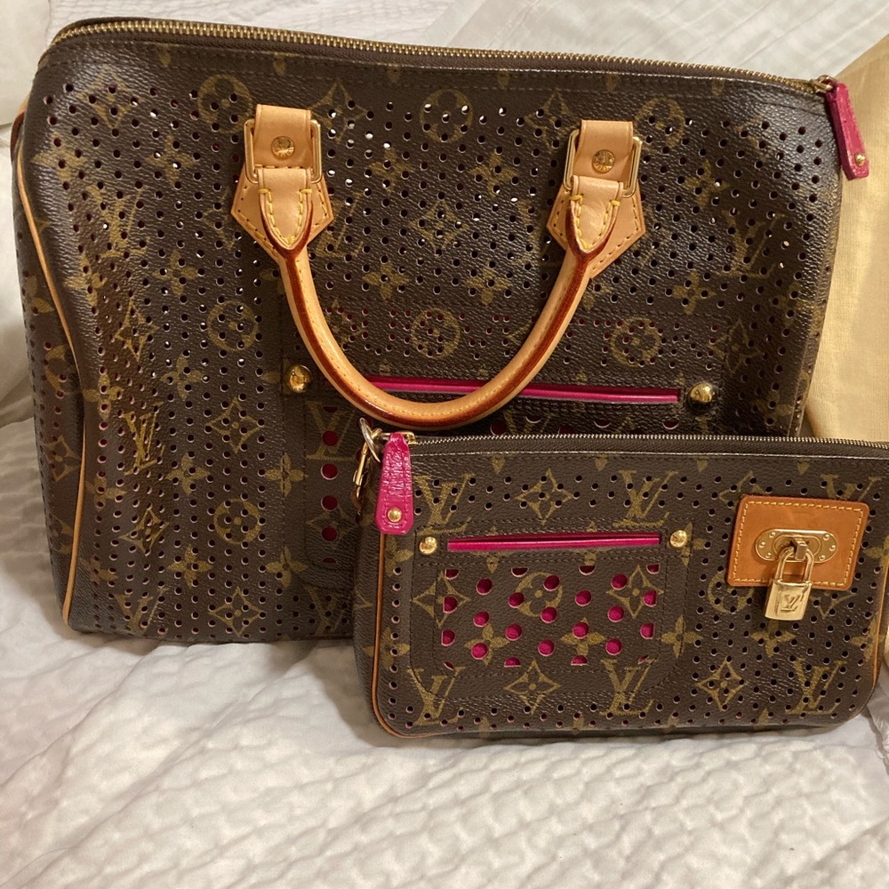 💯 Auth Louis Vuitton Perforated Speedy/pochette
